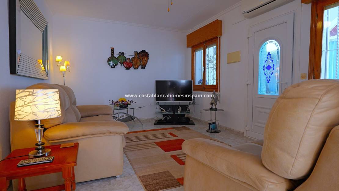 Resale - villa - Torrevieja - Urbanización San Luis