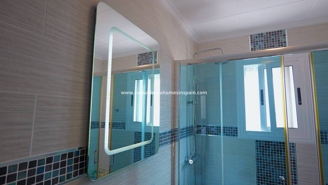 Resale - villa - Torrevieja - Urbanización San Luis