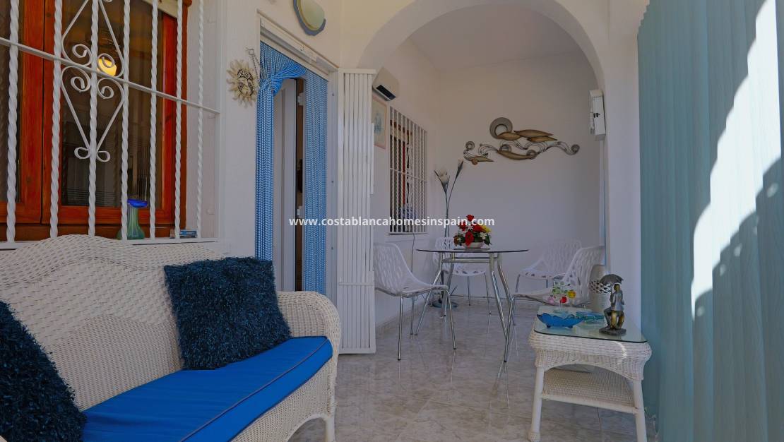 Resale - villa - Torrevieja - Urbanización San Luis