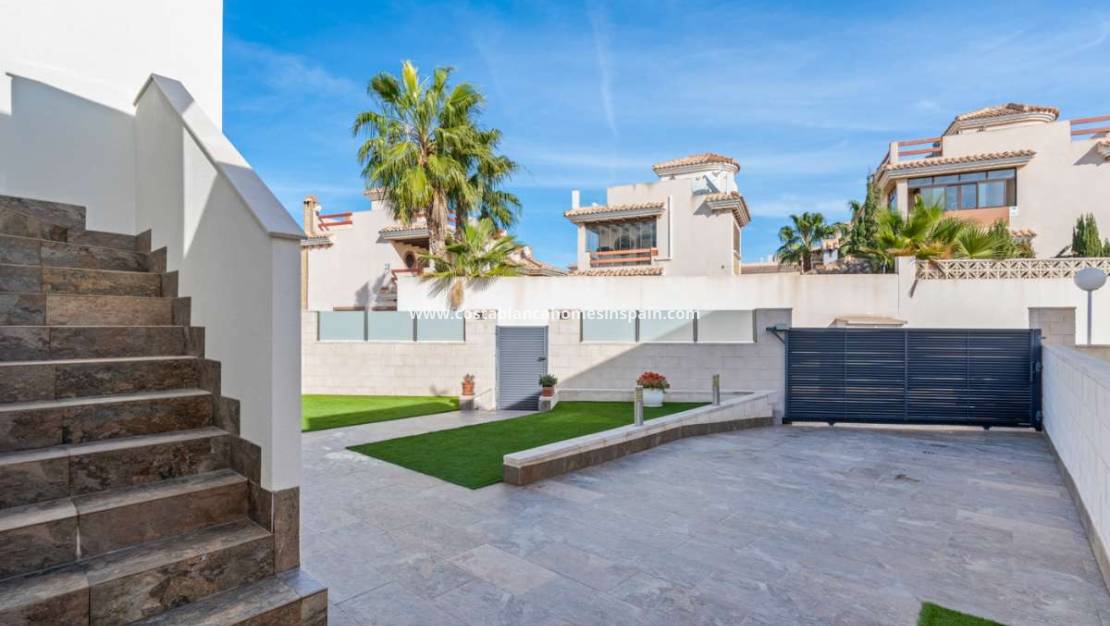 Resale - Villa - Villamartín