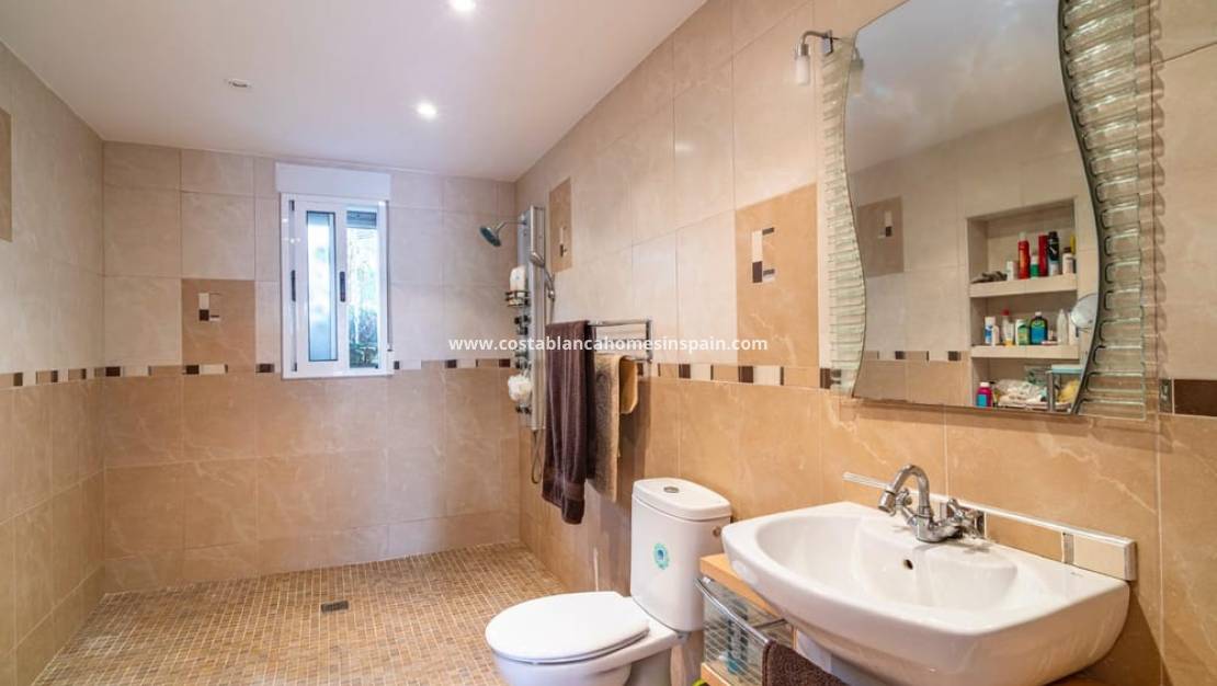 Resale -  - Villamartin