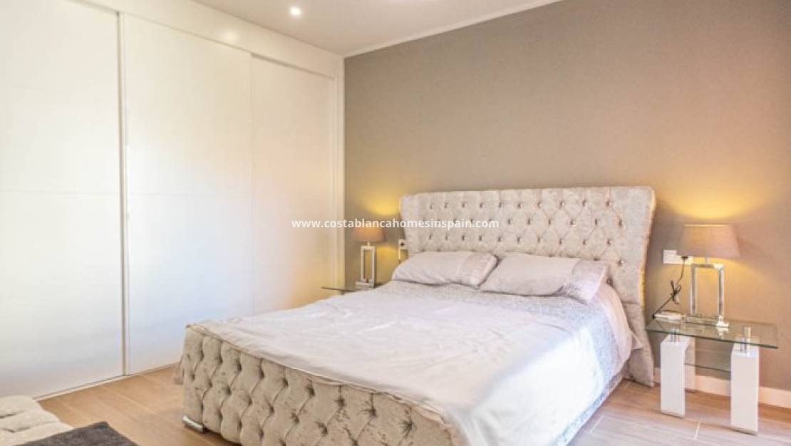 Revente - Apartment - Villamartin