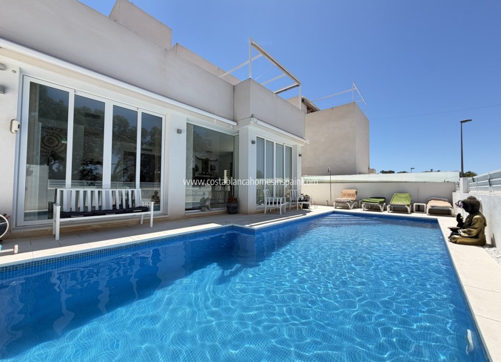 Revente - Detached Villa - Mil Palmeras