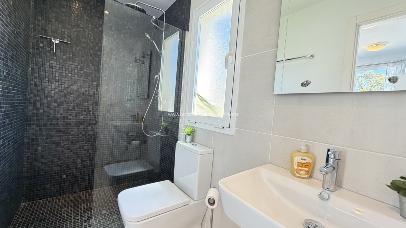 Revente - Detached Villa - Mil Palmeras