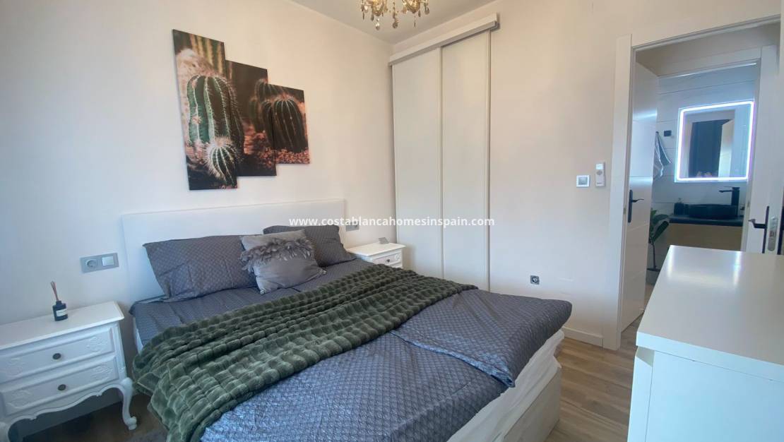 Revente - Semi - Detached Villa - La Florida