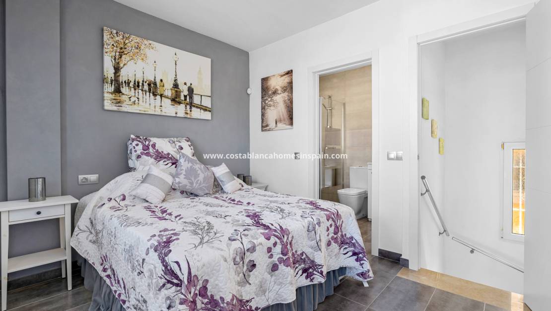 Revente - Semi - Detached Villa - Orihuela Costa - La Zenia