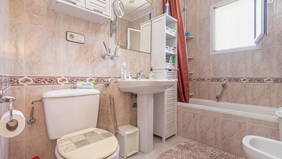Revente - Semi - Detached Villa - Torrevieja - La Siesta