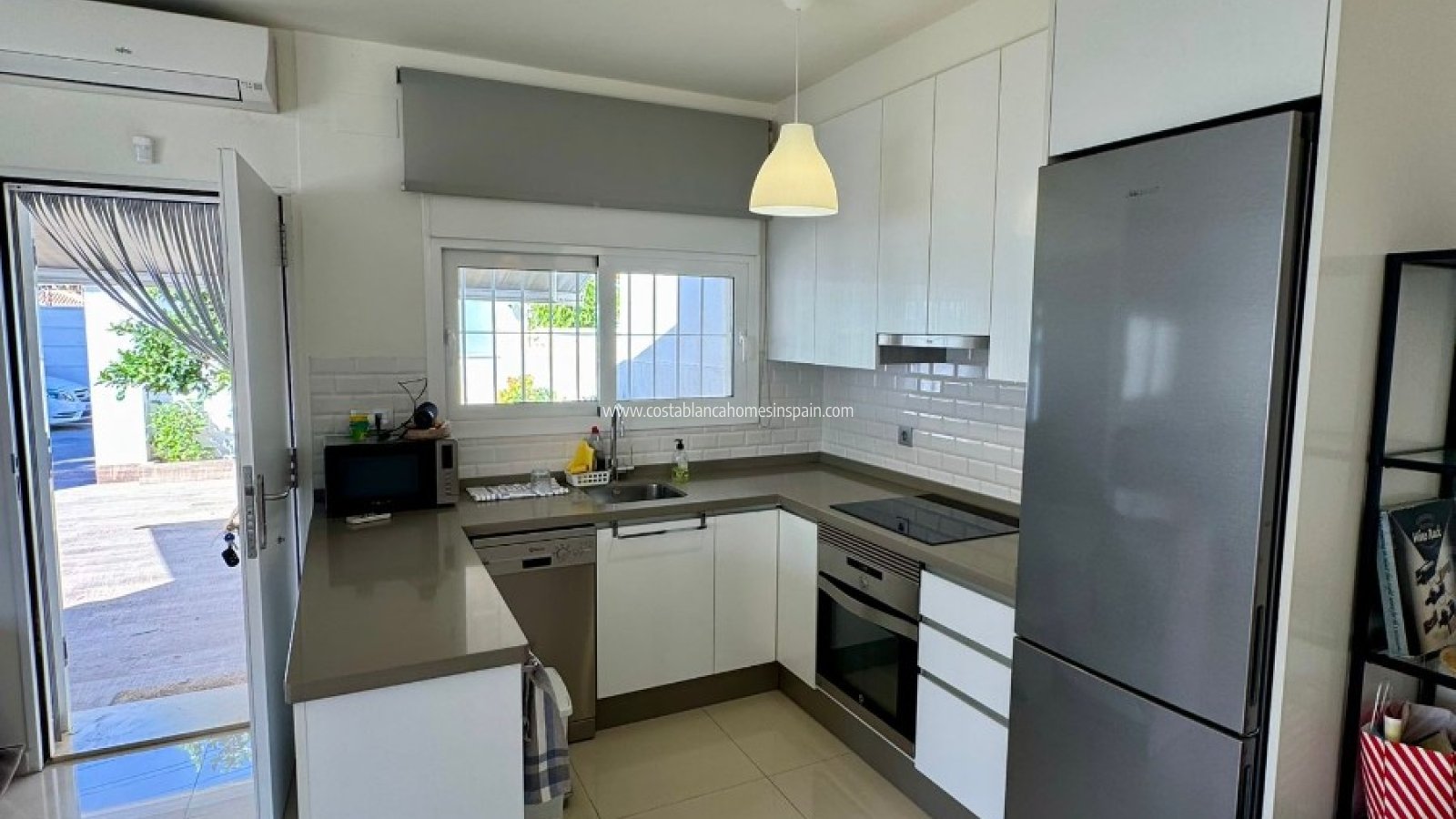 Revente - Semi - Detached Villa - Torrevieja - Torretas