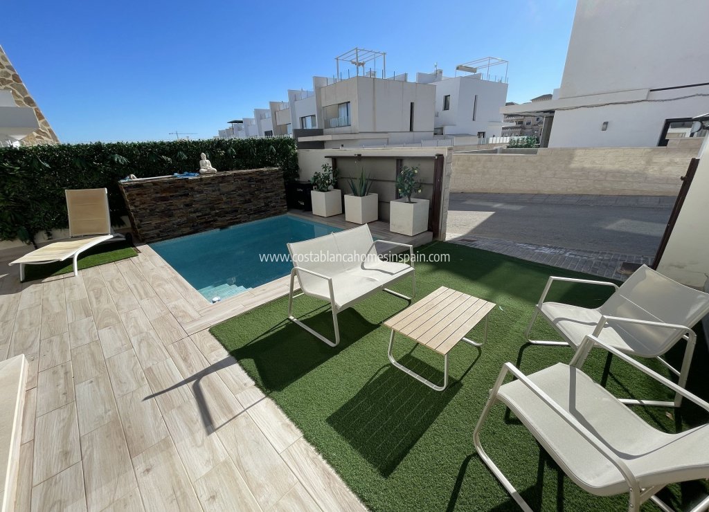 Revente - Semi - Detached Villa - Villamartin