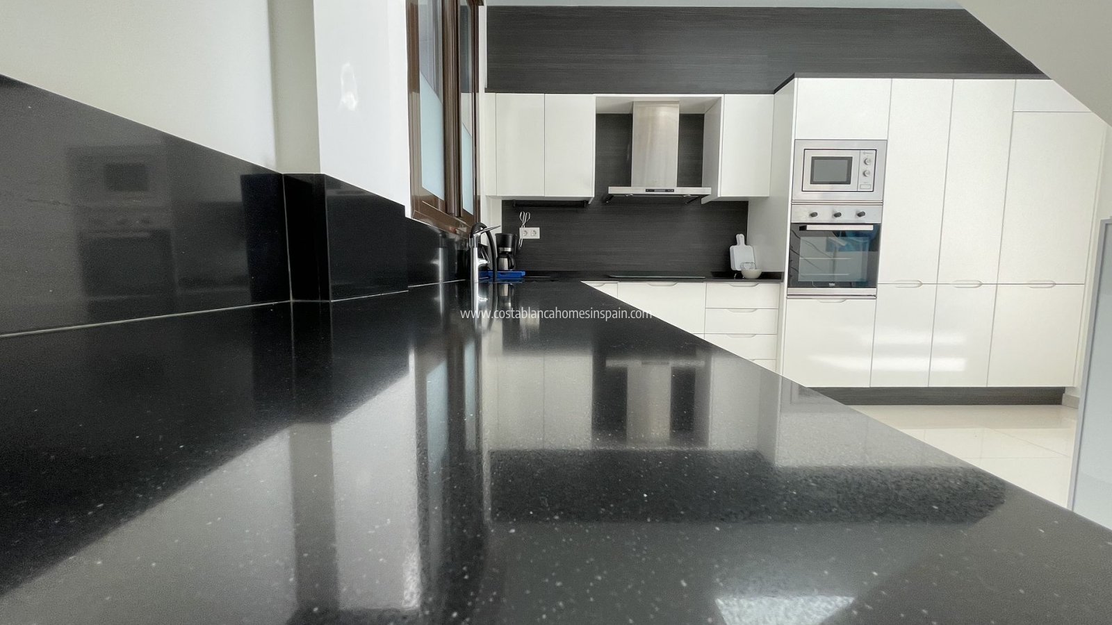 Revente - Semi - Detached Villa - Villamartin