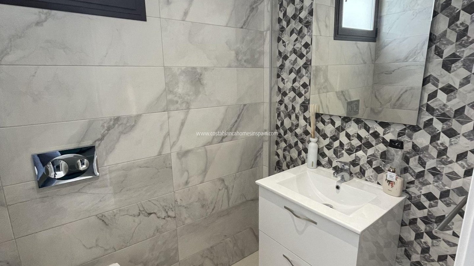 Revente - Semi - Detached Villa - Villamartin