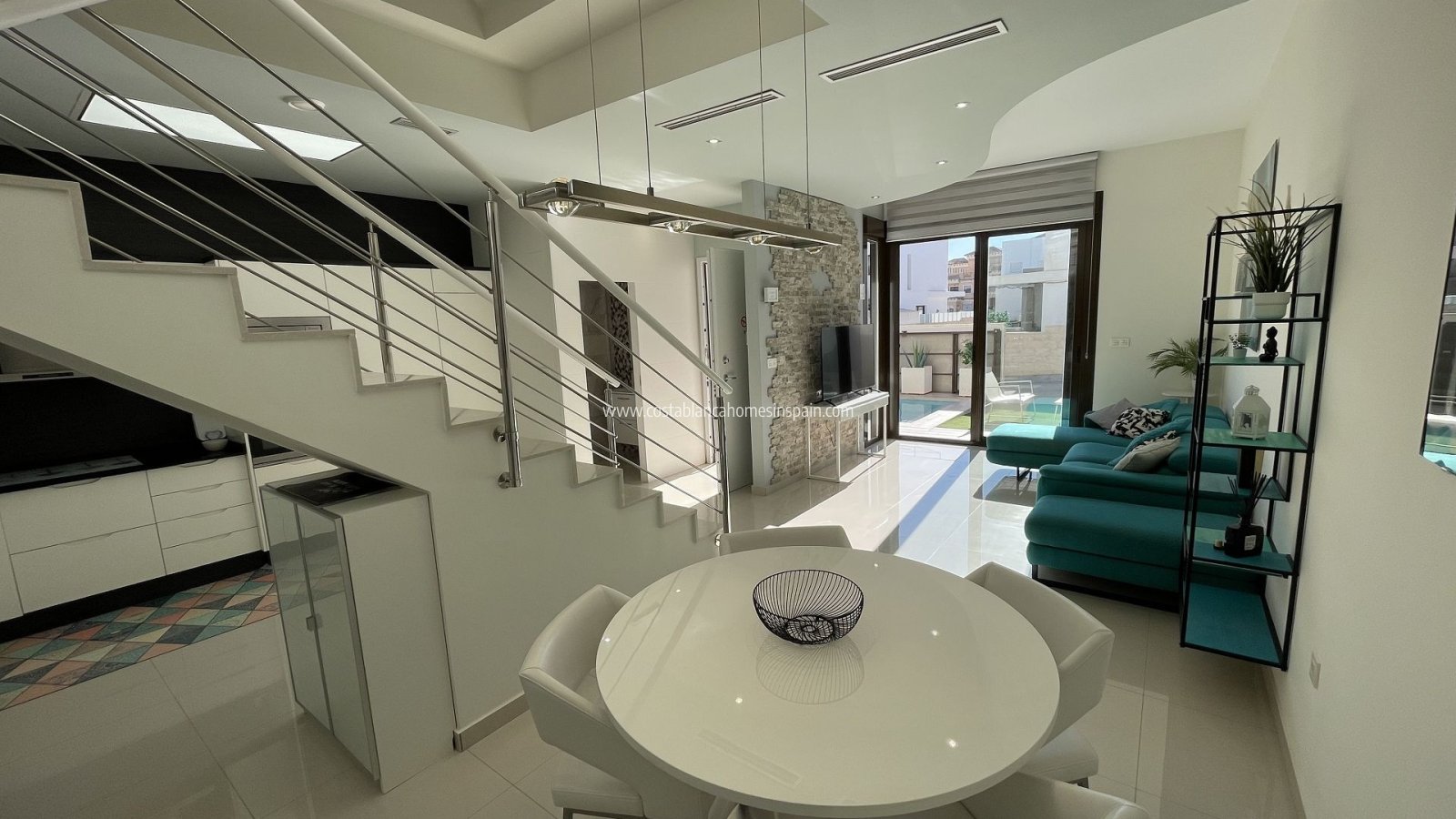 Revente - Semi - Detached Villa - Villamartin