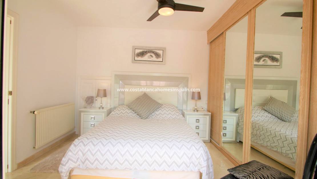 Revente - Semi - Detached Villa - Villamartin