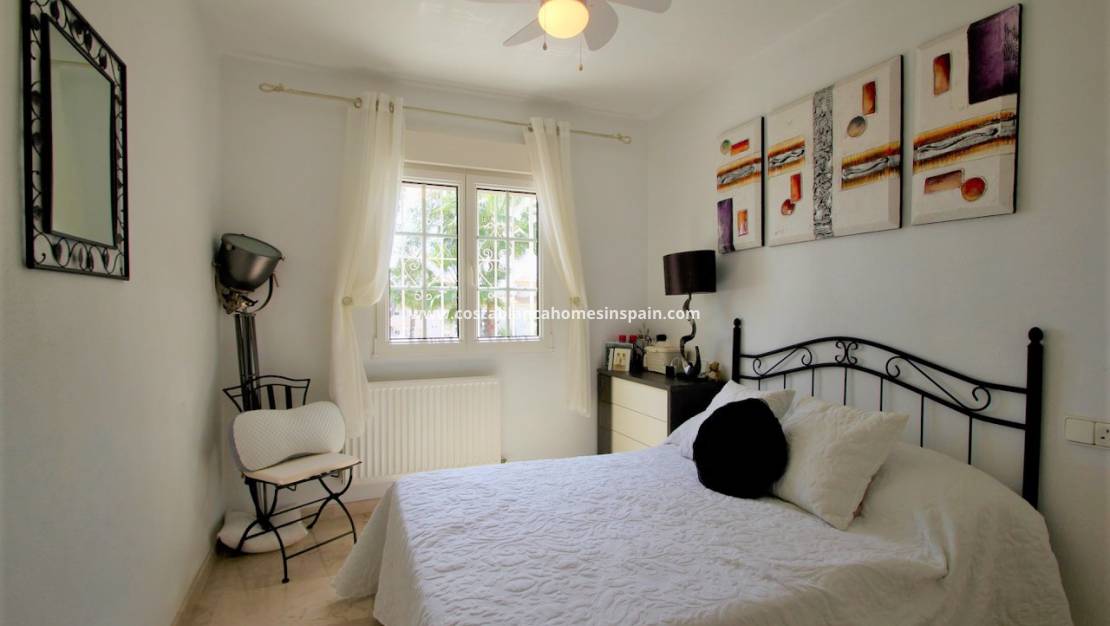 Revente - Semi - Detached Villa - Villamartin