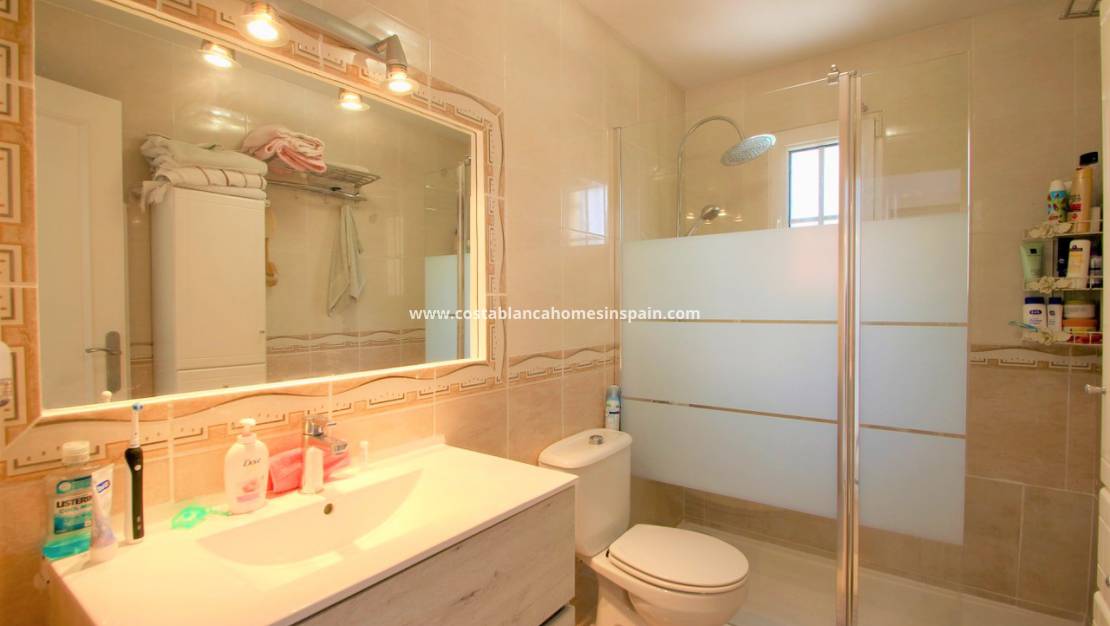 Revente - Semi - Detached Villa - Villamartin