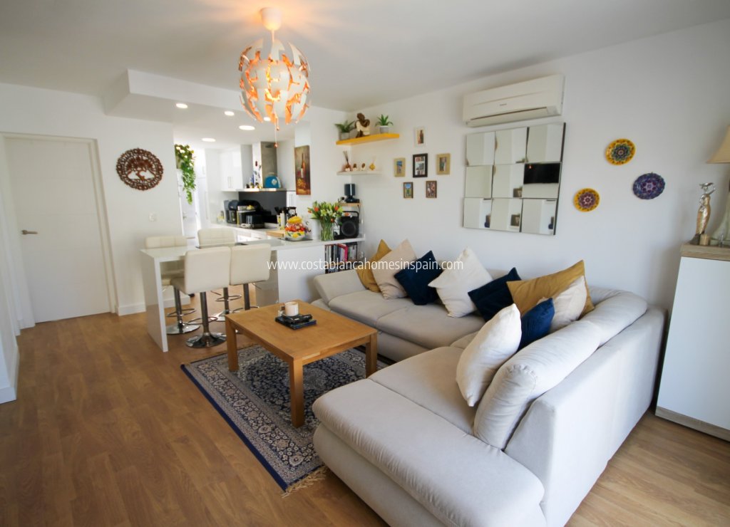 Revente - Semi - Detached Villa - Villamartin