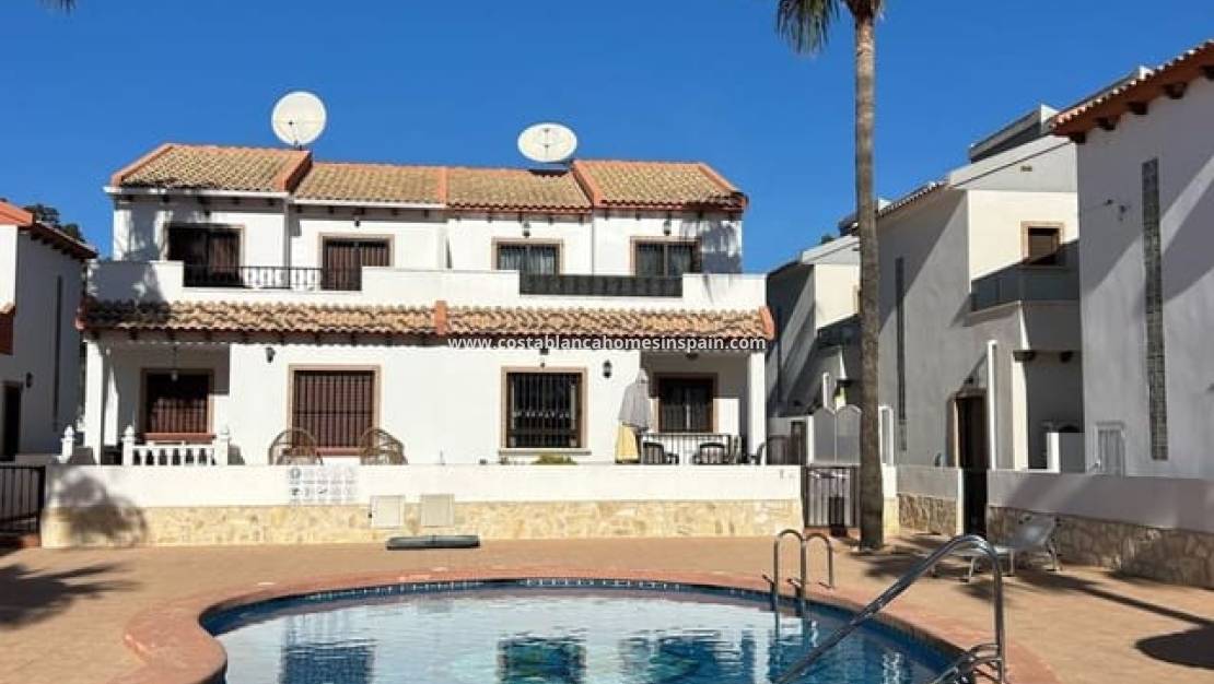 Revente - Semi - Detached Villa - Villamartin