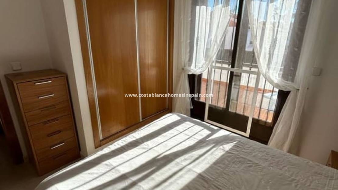 Revente - Semi - Detached Villa - Villamartin