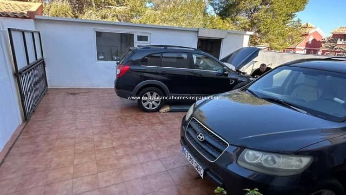 Revente - Semi - Detached Villa - Villamartin