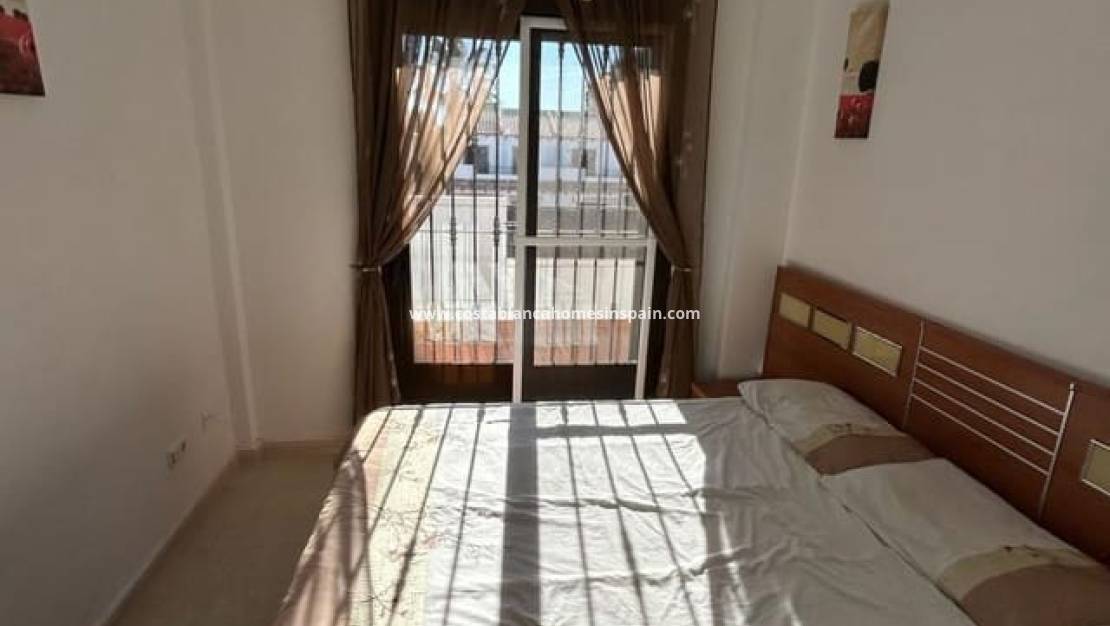 Revente - Semi - Detached Villa - Villamartin