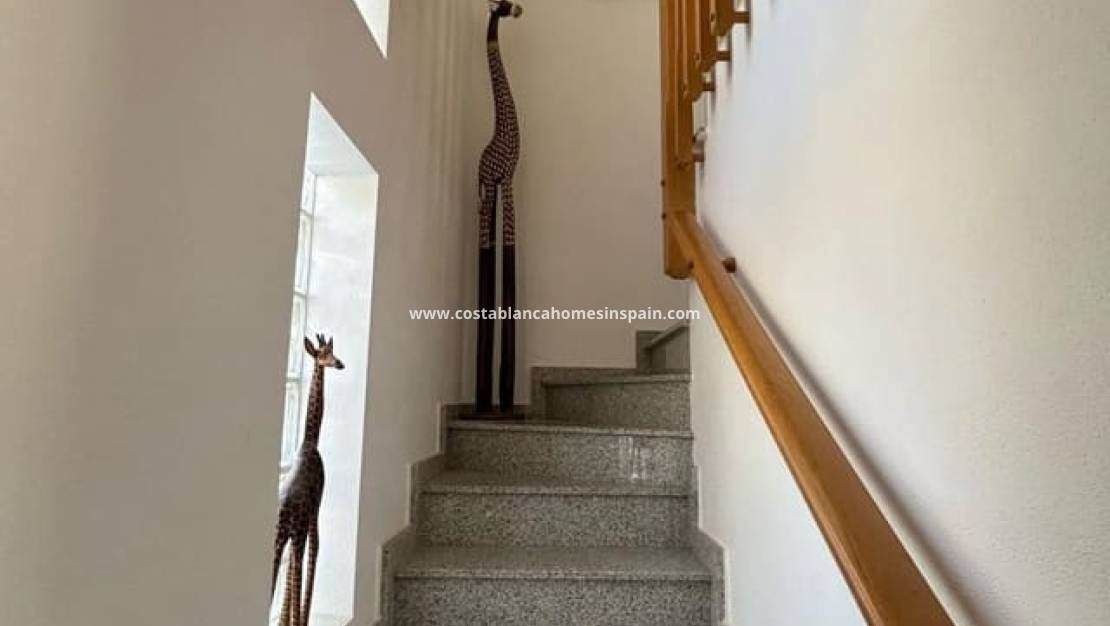 Revente - Semi - Detached Villa - Villamartin