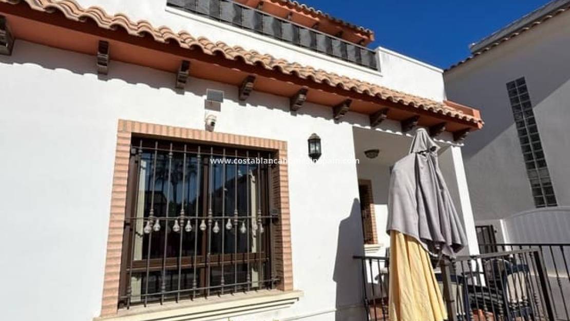 Revente - Semi - Detached Villa - Villamartin