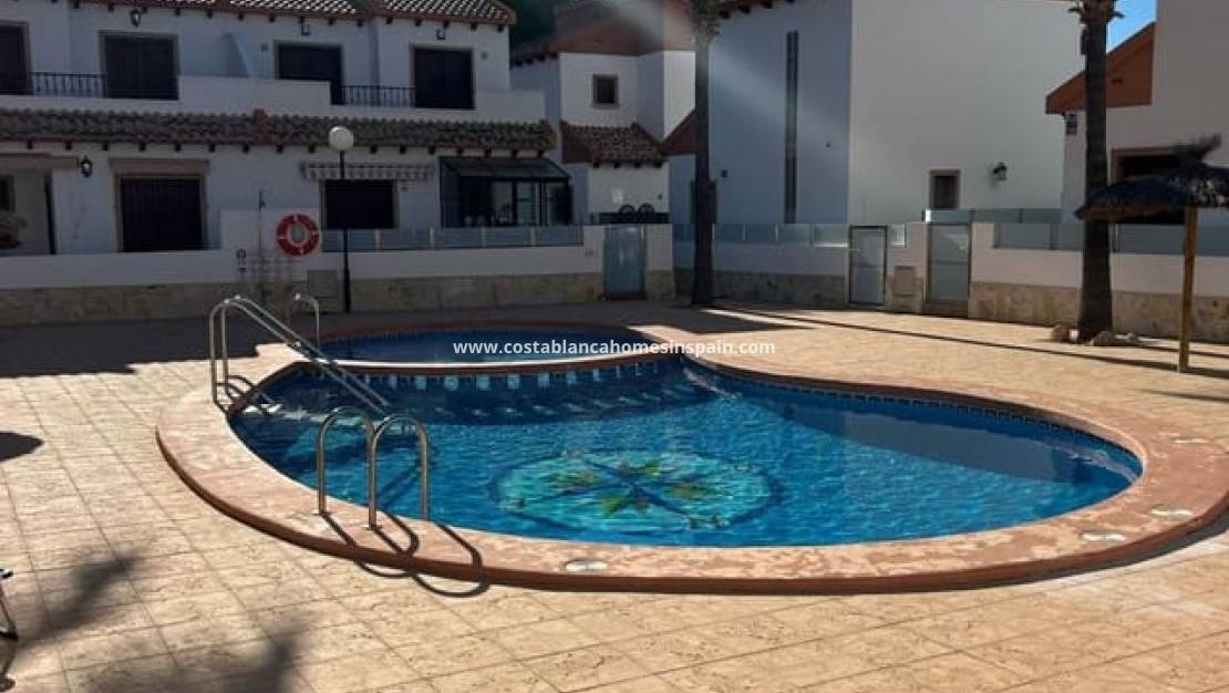 Revente - Semi - Detached Villa - Villamartin