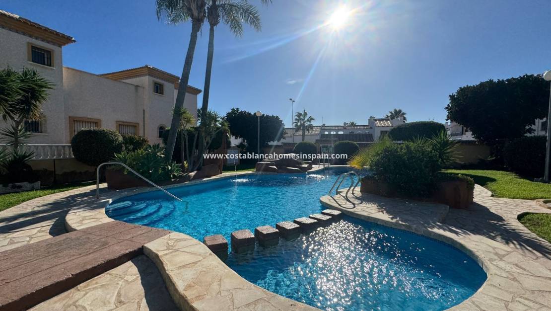 Revente - Semi - Detached Villa - Villamartin