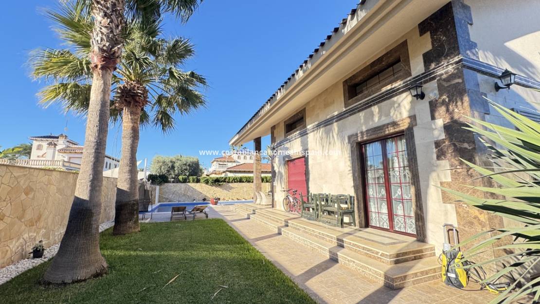 Revente - villa - Cabo Roig