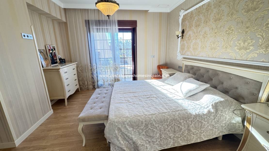 Revente - villa - Cabo Roig