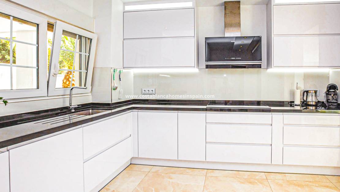 Revente - villa - La Zenia