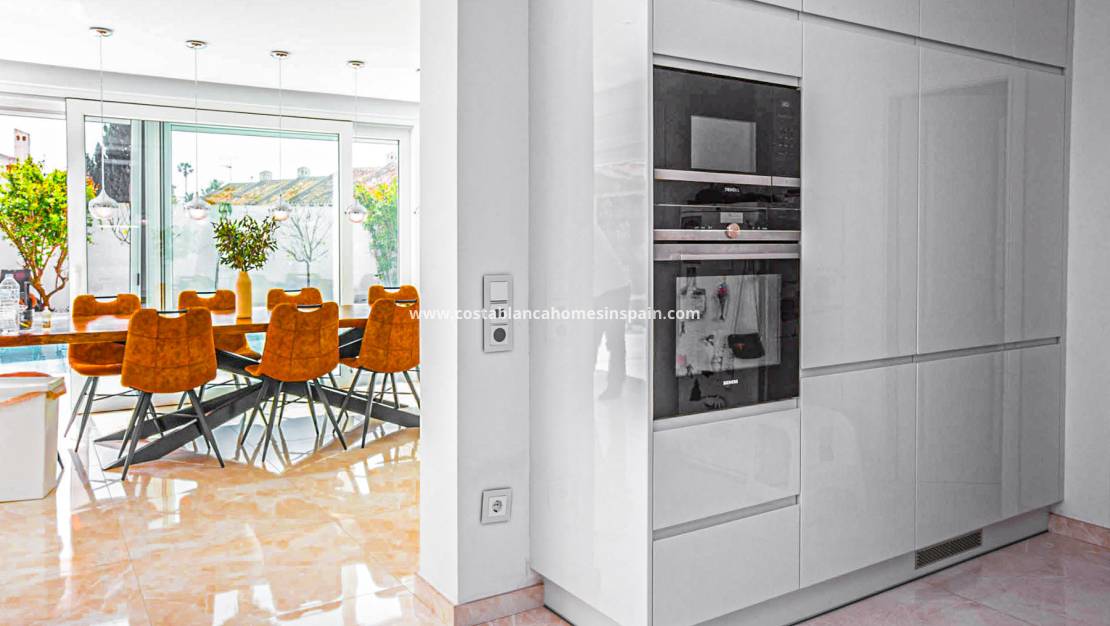 Revente - villa - La Zenia