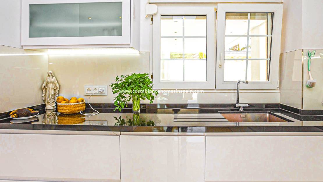 Revente - villa - La Zenia