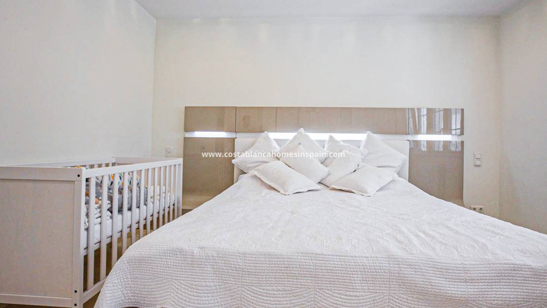 Revente - villa - La Zenia