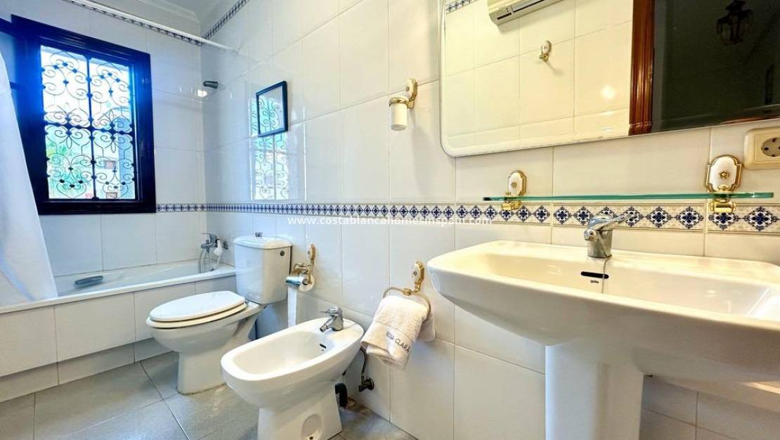 Revente - villa - Orihuela Costa - La Zenia