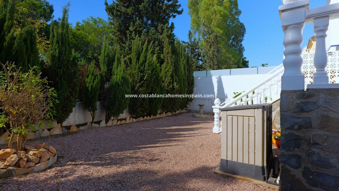 Revente - villa - Torrevieja - Urbanización San Luis