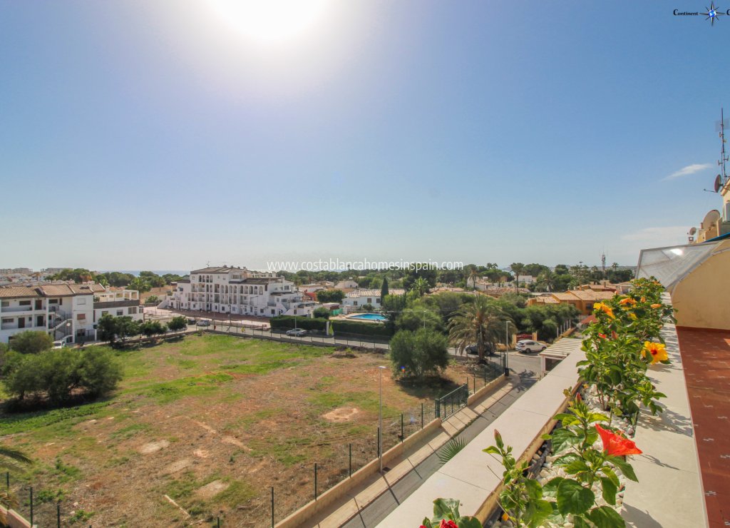 Sale - Apartment - Punta Prima - Beachside