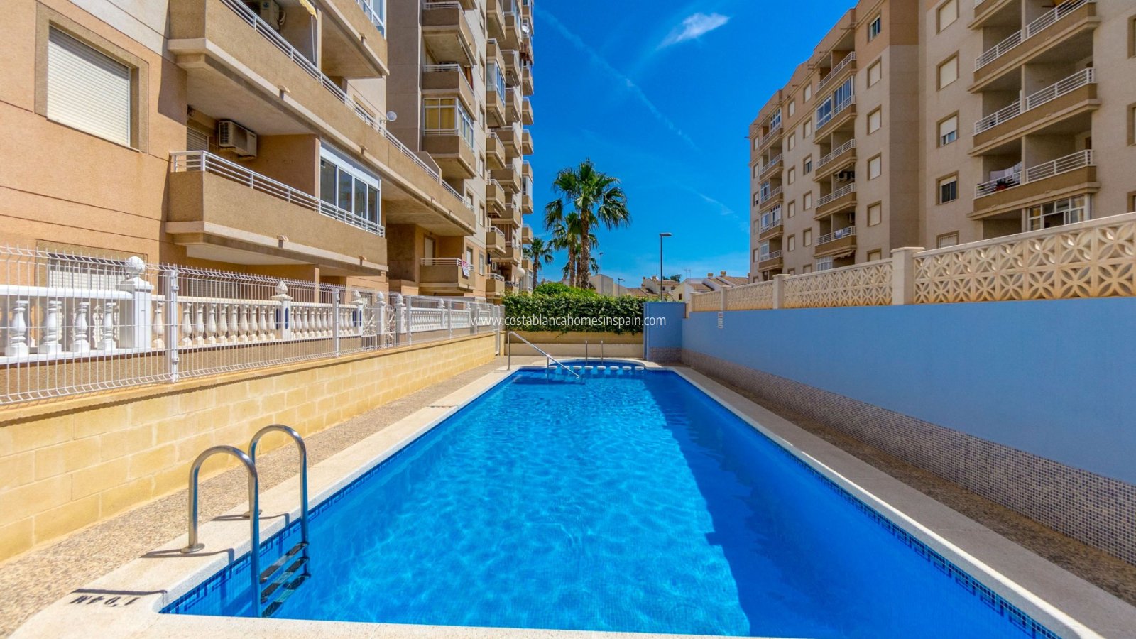 Sale - Apartment - Torrevieja - Centro