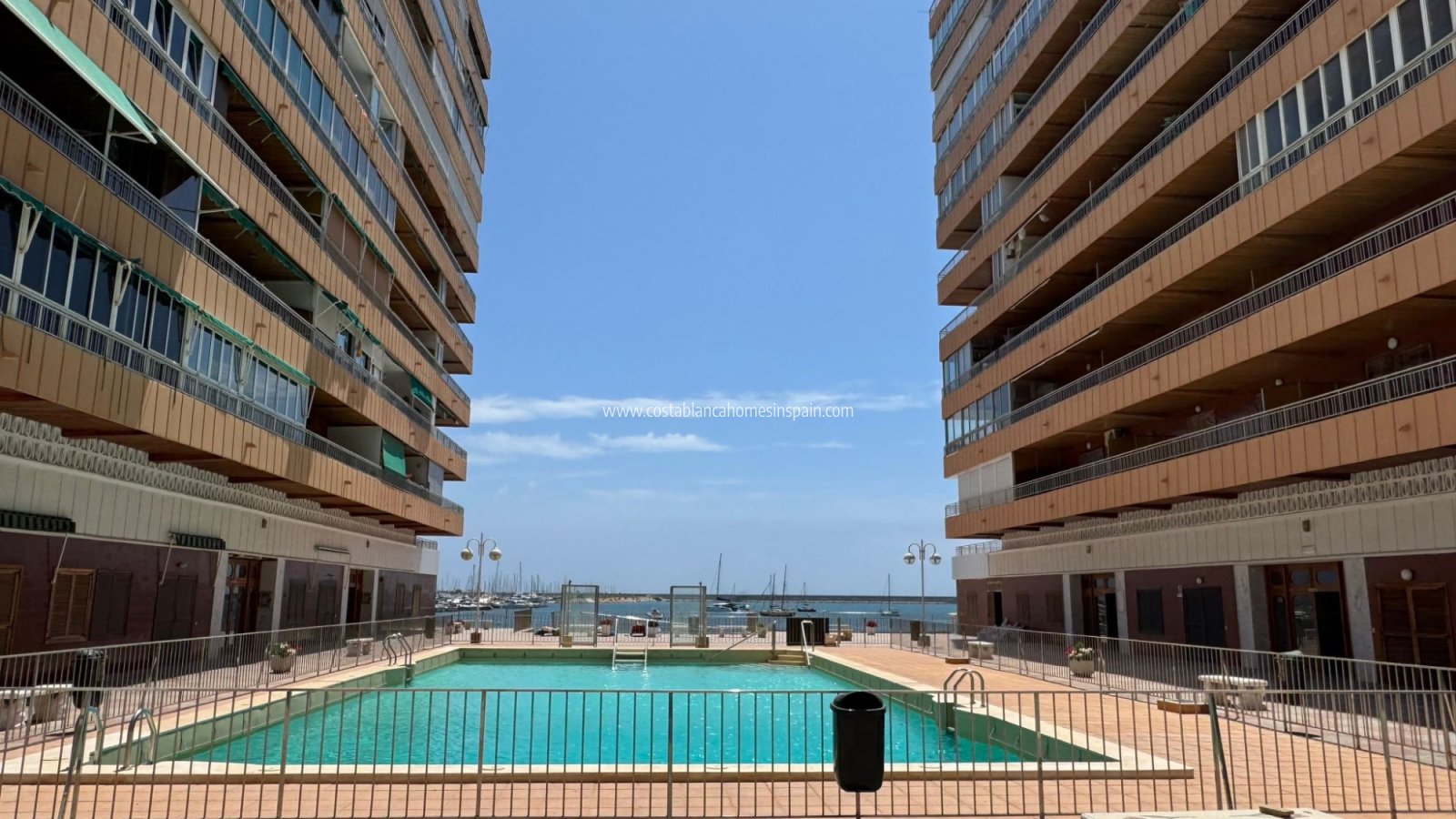 Sale - Apartment - Torrevieja - Centro
