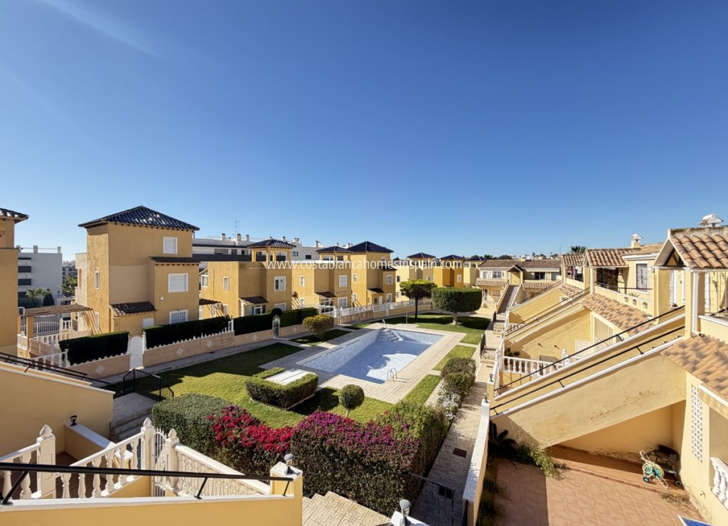 Sale - Apartment - Villamartin