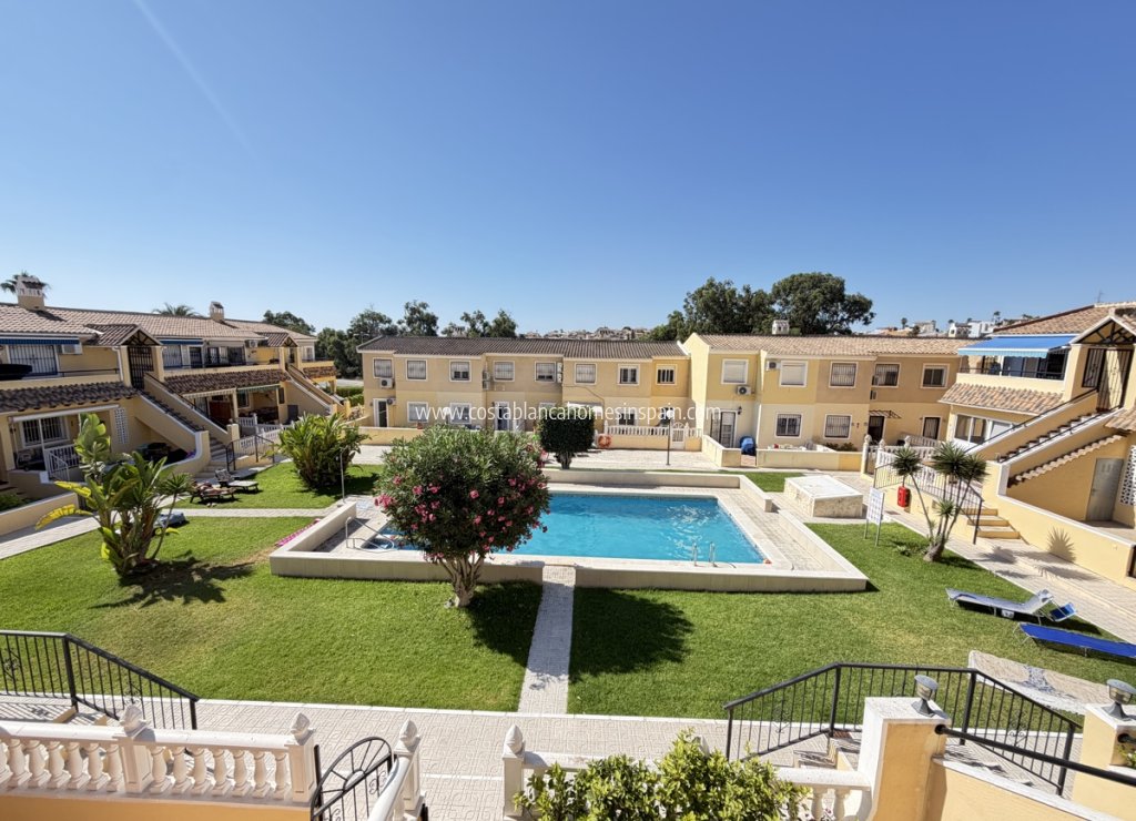 Sale - Apartment - Villamartin