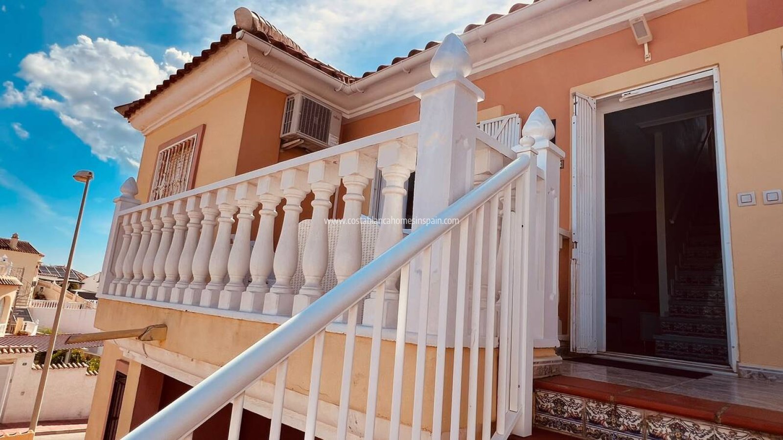 Sale - Apartment - Villamartin