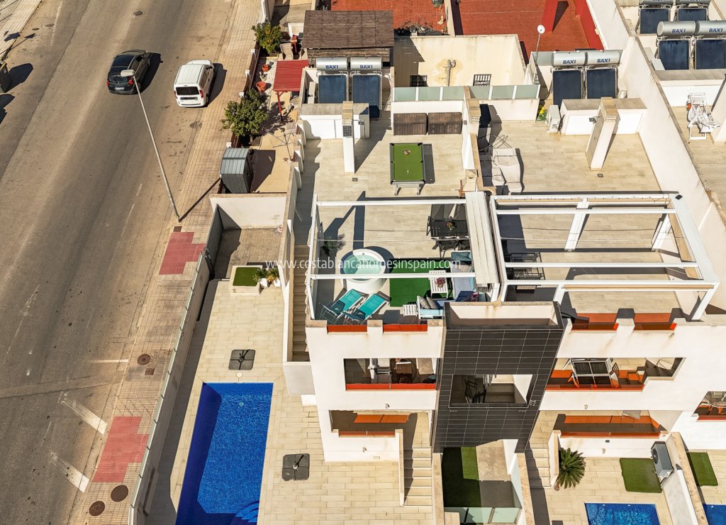 Sale - Bungalow - Los Altos