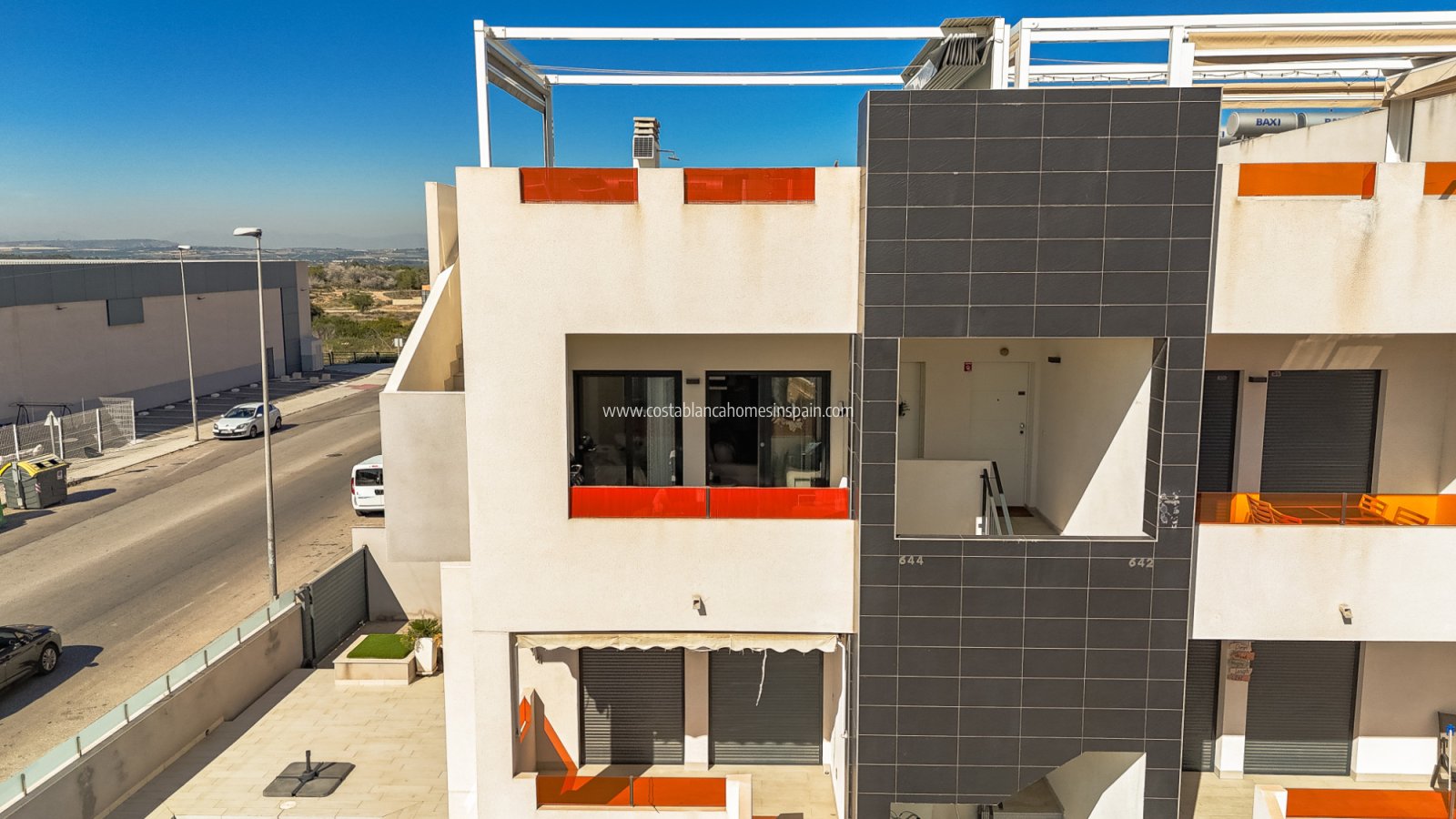 Sale - Bungalow - Los Altos