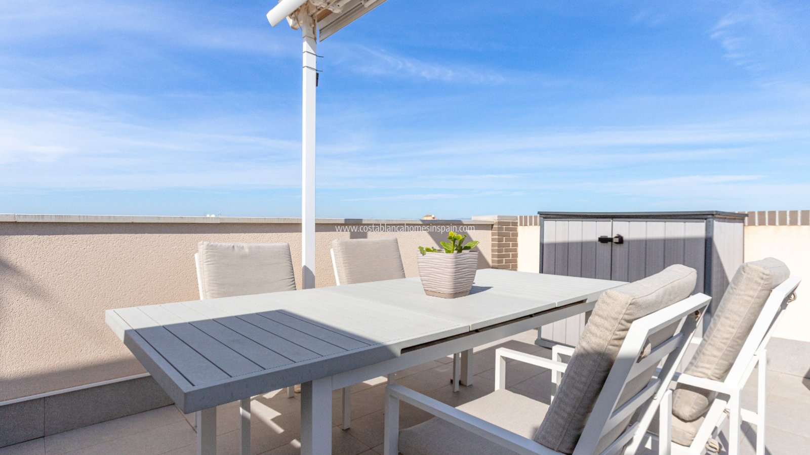 Sale - Bungalow - Los Altos