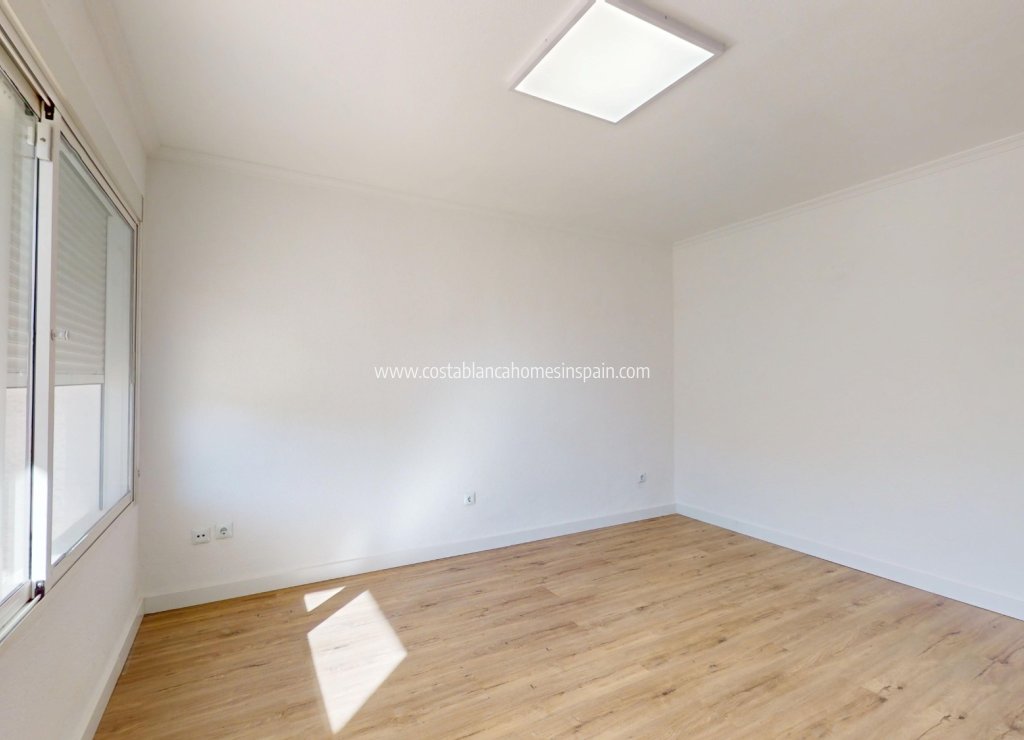 Sale - Bungalow - Orihuela - Villamartin