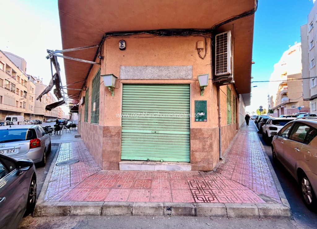 Sale - Commercial - Torrevieja - Center Torrevieja