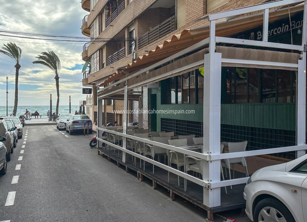Sale - Commercial - Torrevieja - Playa del Cura