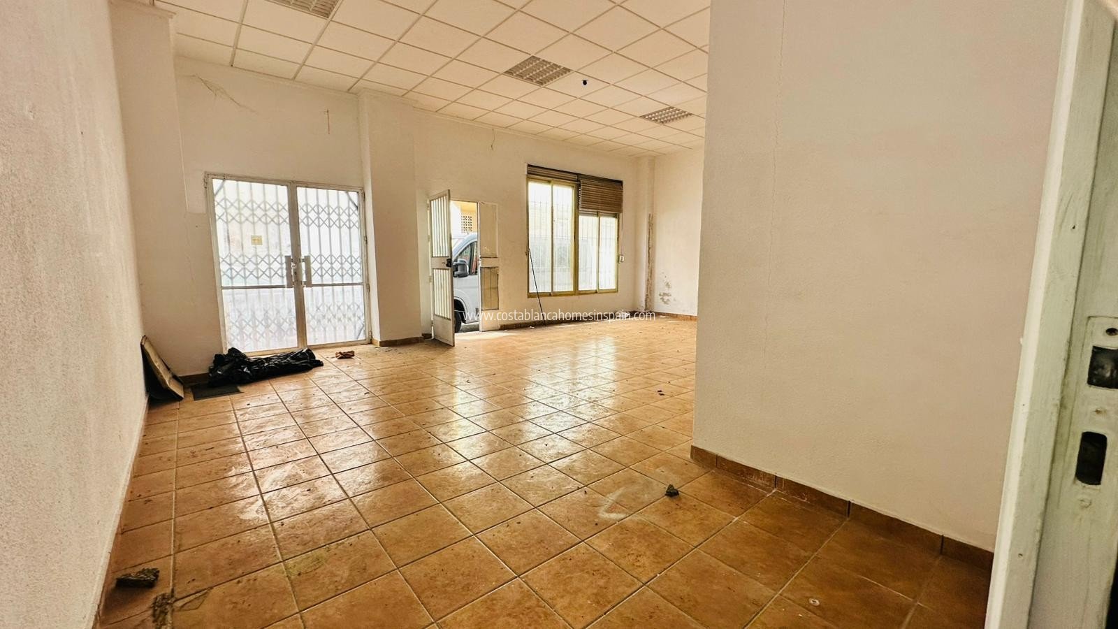Sale - Commercial - Torrevieja