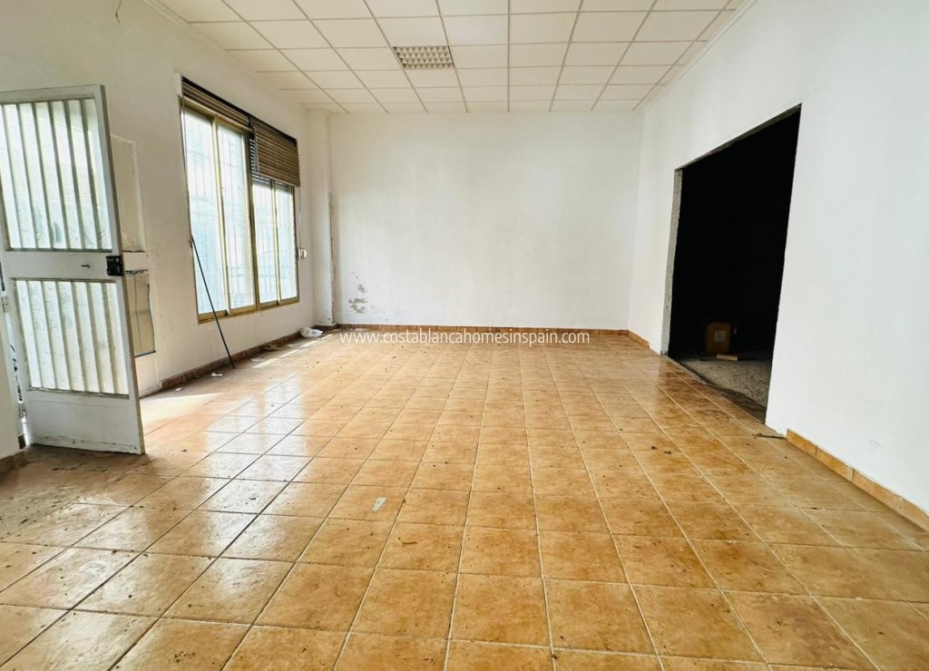 Sale - Commercial - Torrevieja